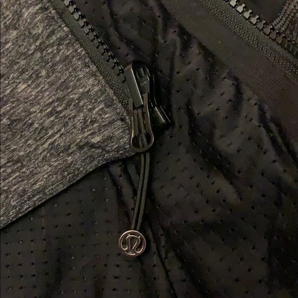 Lululemon REVERSIBLE Find Your Bliss Jacket - Picture 3 of 13
